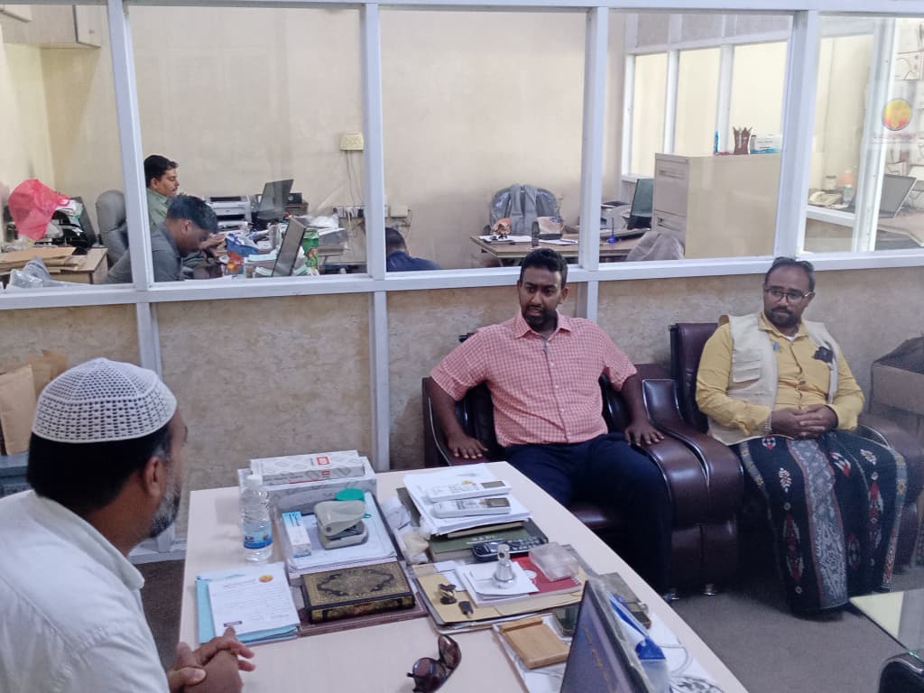 مدير مكتب الصناعة والتجارة بساحل حضرموت ينفذ نزولًا ميدانيًا لمراقبة الأسواق ومتابعة التغيرات السعرية. مدير مكتب الصناعة والتجارة بساحل حضرموت ينفذ نزولًا ميدانيًا لمراقبة الأسواق ومتابعة التغيرات السعرية.