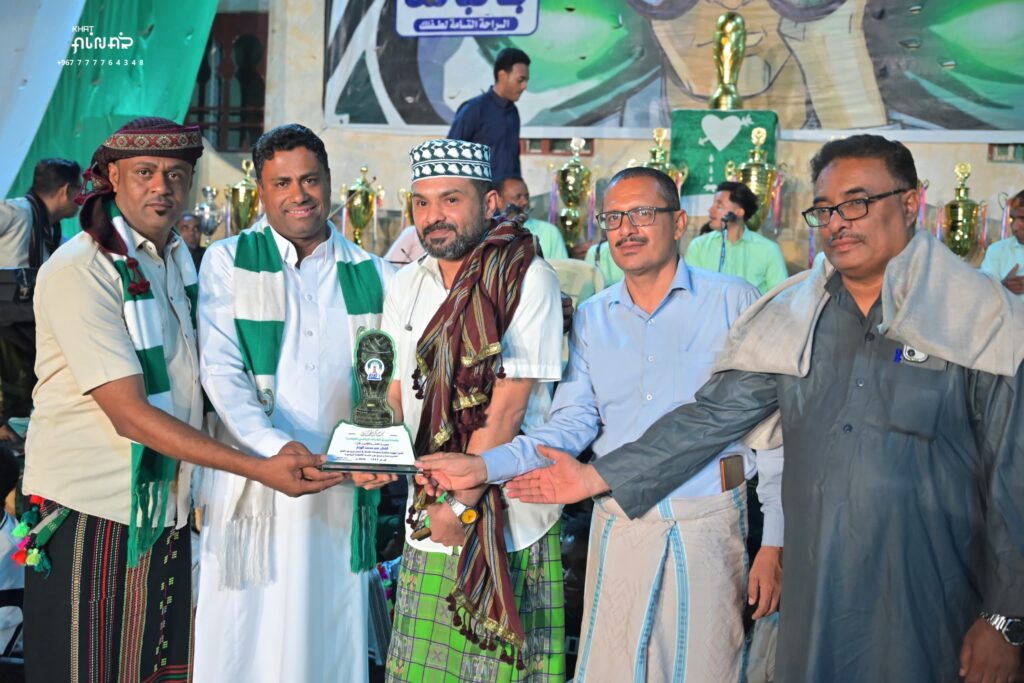 ليلة الفرح الأخضر في تريم: تحالف المحيضرة يحتفي بأبطال الطائرة في مهرجان جماهيري استثنائي "صور" ليلة الفرح الأخضر في تريم: تحالف المحيضرة يحتفي بأبطال الطائرة في مهرجان جماهيري استثنائي "صور"