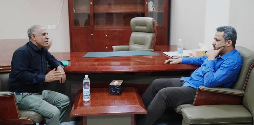 محافظ لحج "الحالمي" يطلع من مدير عام مكتب التربية والتعليم التحديات التي تواجه قطاع التعليمي بالمحافظة - محافظ لحج "الحالمي" يطلع من مدير عام مكتب التربية والتعليم التحديات التي تواجه قطاع التعليمي بالمحافظة -