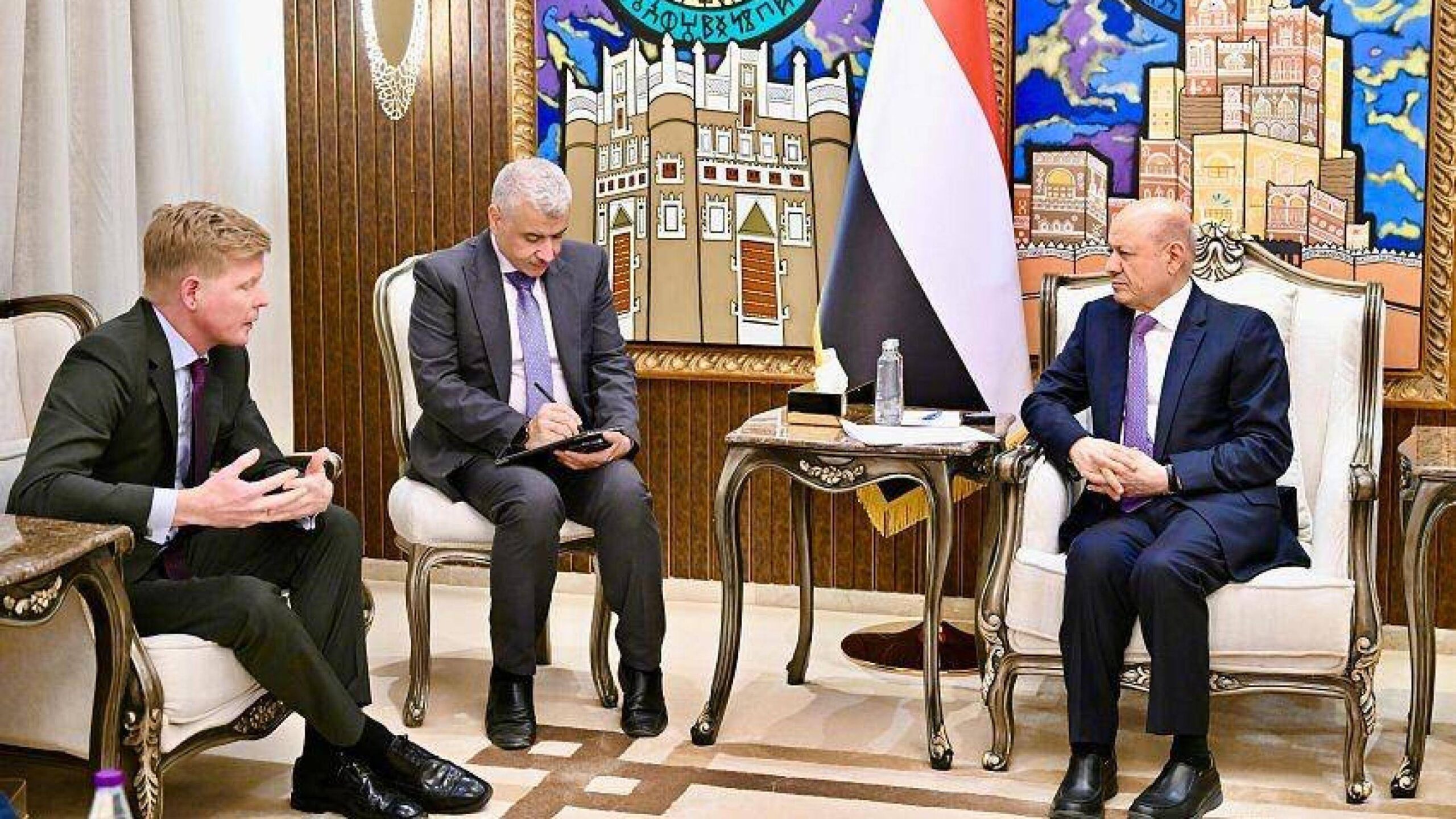تحركات أممية لإعادة تصدير الطاقة في اليمن وسط تعقيدات المشهد - تحركات أممية لإعادة تصدير الطاقة في اليمن وسط تعقيدات المشهد -