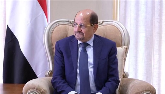 رئيس الوزراء يغادر عدن متجهًا إلى الرياض لبحث ملفات سياسية واقتصادية رئيس الوزراء يغادر عدن متجهًا إلى الرياض لبحث ملفات سياسية واقتصادية