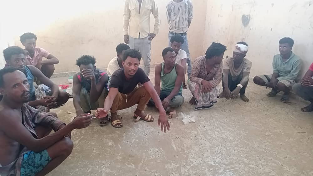 مدير أمن أبين ينفذ حملة أمنية في أحور لضبط أوكار تعذيب مهاجرين أفارقة مدير أمن أبين ينفذ حملة أمنية في أحور لضبط أوكار تعذيب مهاجرين أفارقة