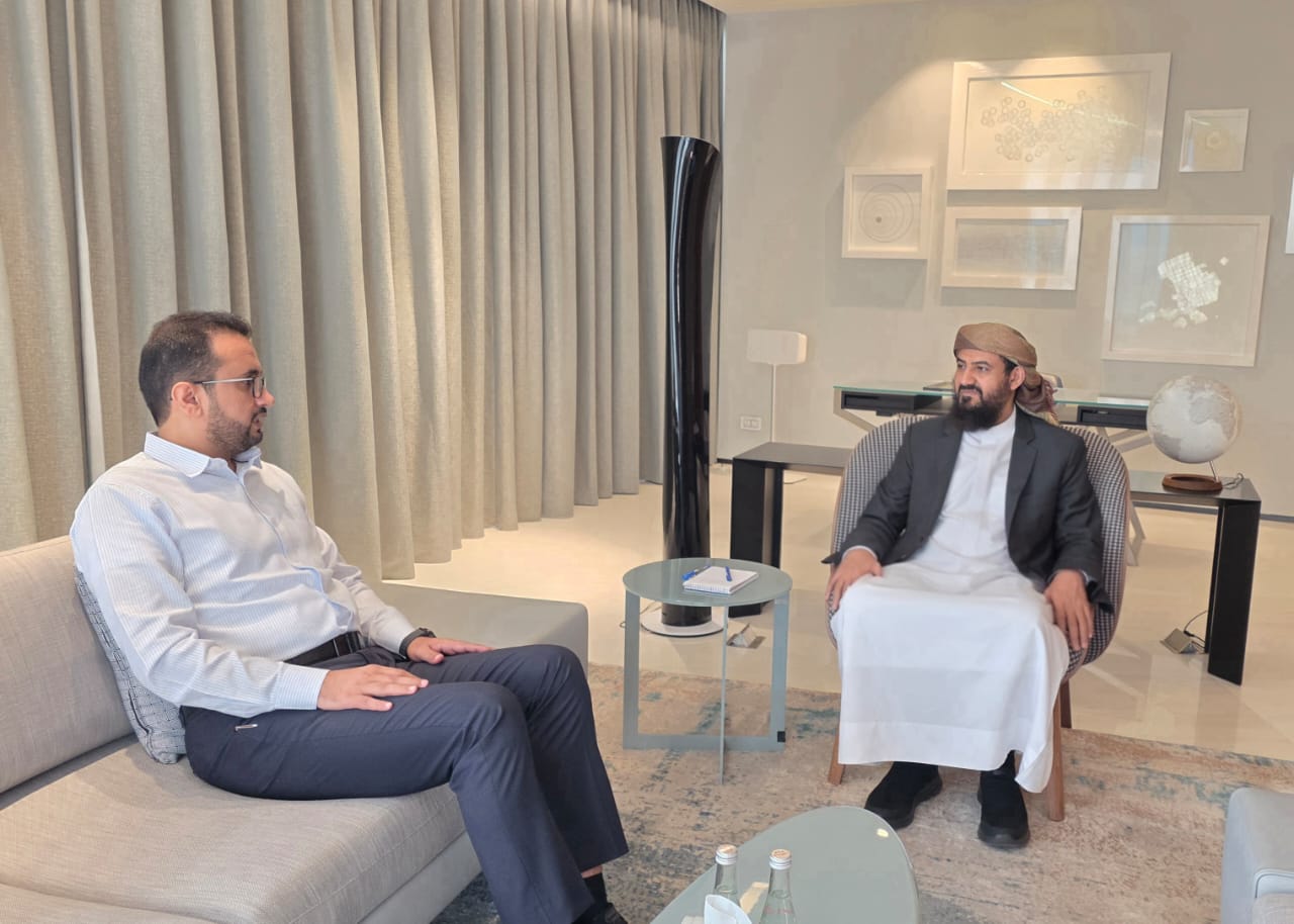 المحرّمي يطّلع على أداء وزارة الخدمة المدنية ويؤكد تسريع الإجراءات وتعزيز الانضباط المؤسسي المحرّمي يطّلع على أداء وزارة الخدمة المدنية ويؤكد تسريع الإجراءات وتعزيز الانضباط المؤسسي
