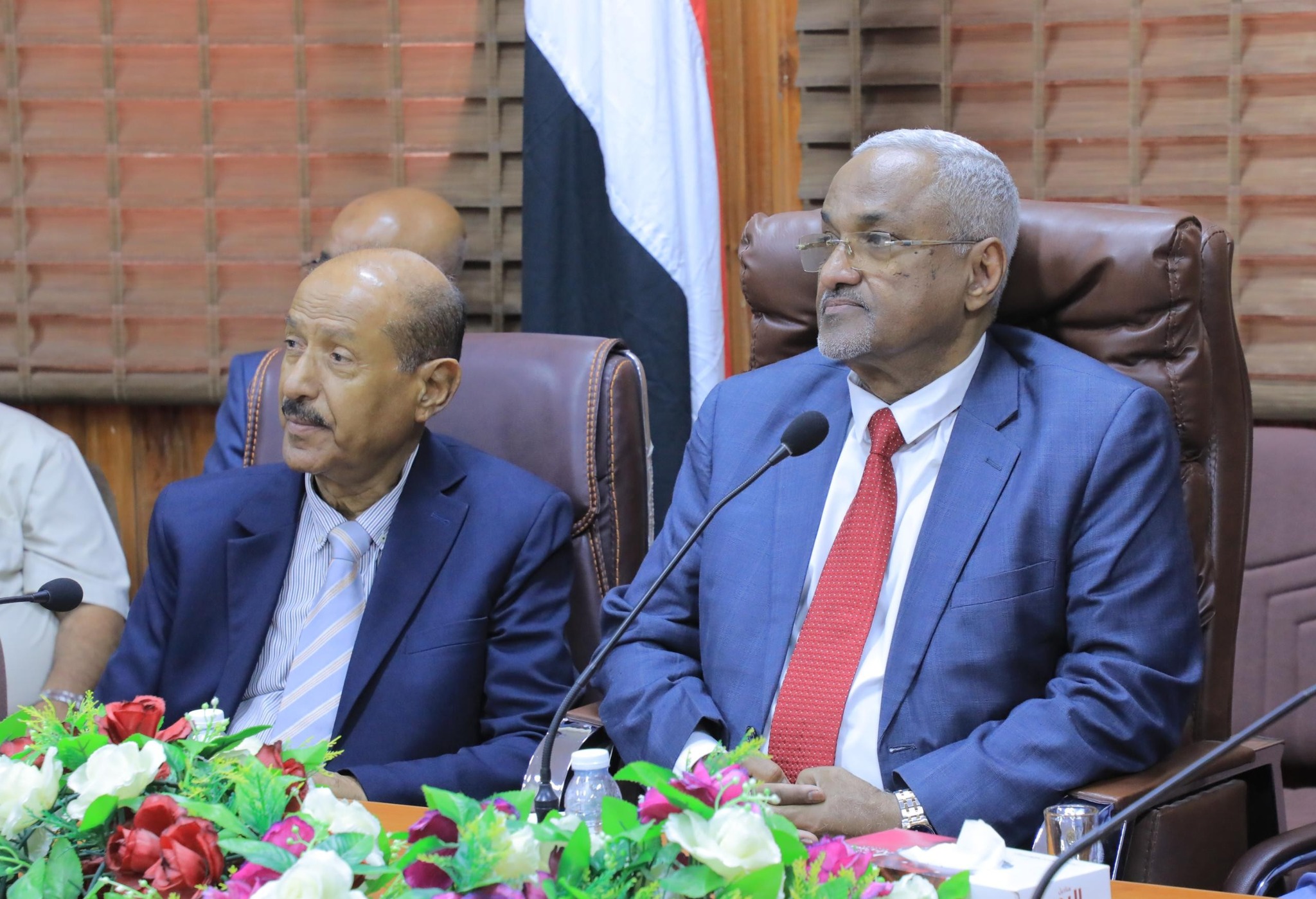 وزير الإدارة المحلية ووكيل محافظة حضرموت يترأسان اجتماع المكتب التنفيذي بوادي وصحراء حضرموت وزير الإدارة المحلية ووكيل محافظة حضرموت يترأسان اجتماع المكتب التنفيذي بوادي وصحراء حضرموت