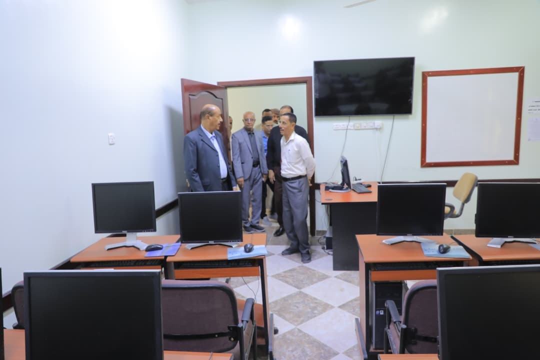 وكيل محافظة حضرموت يدشن امتحانات نهاية العام بمعهد الدكتور أمين ناشر العالي للعلوم الصحية فرع سيئون وكيل محافظة حضرموت يدشن امتحانات نهاية العام بمعهد الدكتور أمين ناشر العالي للعلوم الصحية فرع سيئون