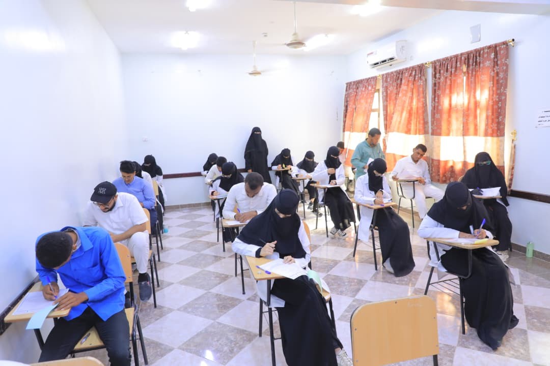 وكيل محافظة حضرموت يدشن امتحانات نهاية العام بمعهد الدكتور أمين ناشر العالي للعلوم الصحية فرع سيئون وكيل محافظة حضرموت يدشن امتحانات نهاية العام بمعهد الدكتور أمين ناشر العالي للعلوم الصحية فرع سيئون