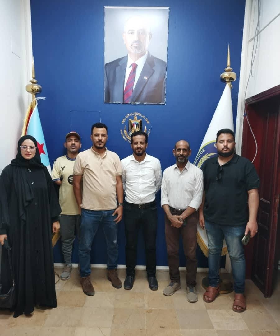 جماهير شعب الجنوب تعيد فتح مقرات المجلس الانتقالي بالعاصمة عدن جماهير شعب الجنوب تعيد فتح مقرات المجلس الانتقالي بالعاصمة عدن