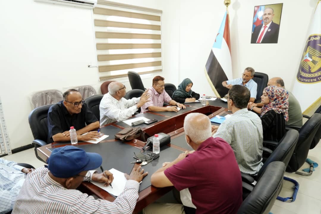الهيئة الاقتصادية والخدمية تعقد اجتماعها الدوري وتناقش مستجدات الأوضاع الاقتصادية الراهنة الهيئة الاقتصادية والخدمية تعقد اجتماعها الدوري وتناقش مستجدات الأوضاع الاقتصادية الراهنة