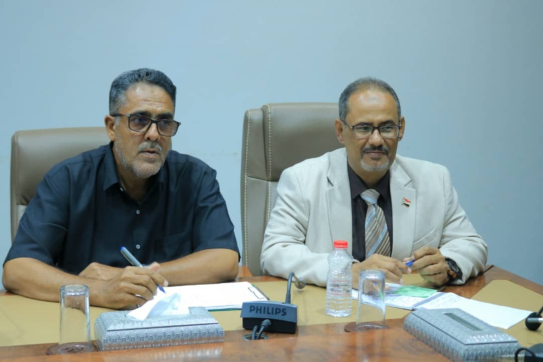 الحالمي يعقد لقاء بالهيئة السياسية ويؤكد على أهمية الخطاب السياسي في تعزيز الانتماء للارض في مواجهة التدخلات الخارجية الحالمي يعقد لقاء بالهيئة السياسية ويؤكد على أهمية الخطاب السياسي في تعزيز الانتماء للارض في مواجهة التدخلات الخارجية