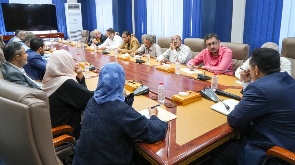 الحالمي يرأس اجتماع اللجنة التحضيرية لفعاليات الذكرى الـ9 للتفويض الشعبي للرئيس الزُبيدي في إعلان عدن التاريخي الحالمي يرأس اجتماع اللجنة التحضيرية لفعاليات الذكرى الـ9 للتفويض الشعبي للرئيس الزُبيدي في إعلان عدن التاريخي