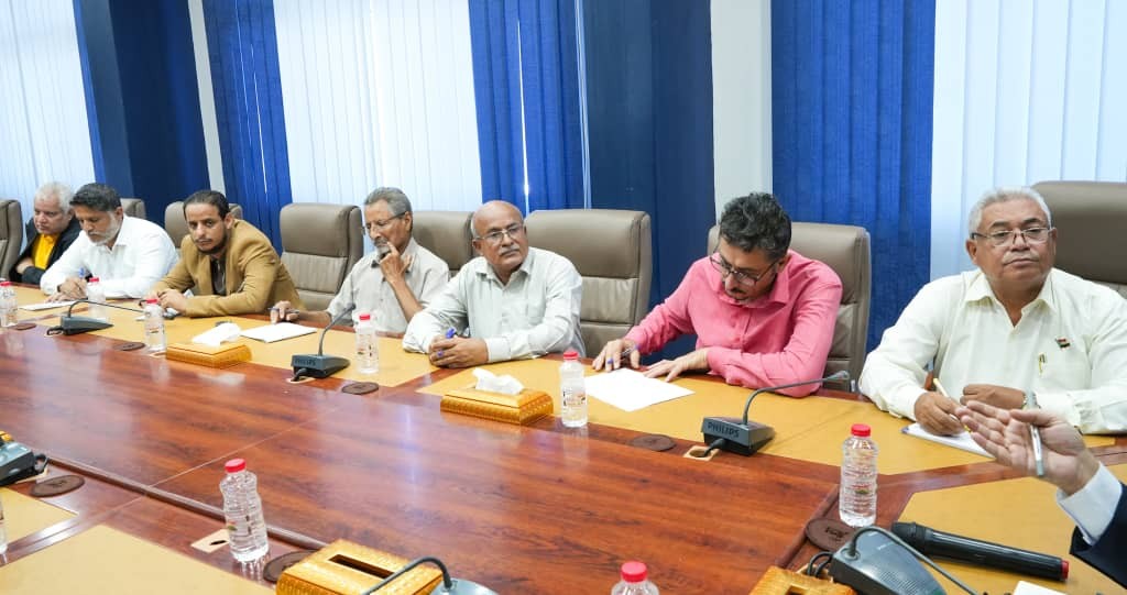 الحالمي يرأس اجتماع اللجنة التحضيرية لفعاليات الذكرى الـ9 للتفويض الشعبي للرئيس الزُبيدي في إعلان عدن التاريخي الحالمي يرأس اجتماع اللجنة التحضيرية لفعاليات الذكرى الـ9 للتفويض الشعبي للرئيس الزُبيدي في إعلان عدن التاريخي