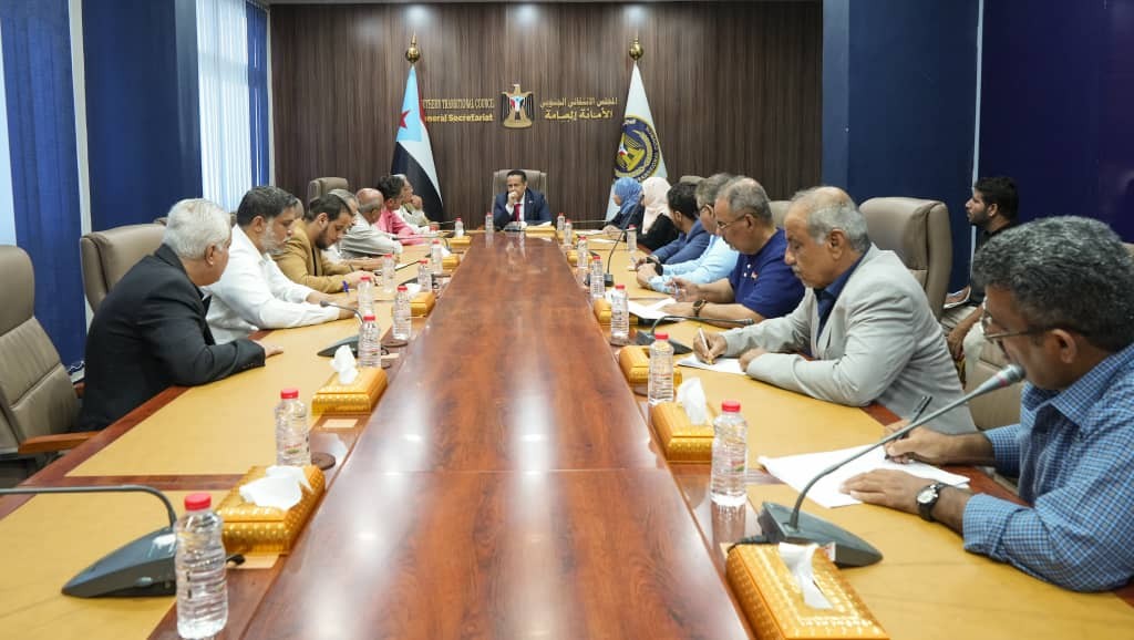 الحالمي يرأس اجتماع اللجنة التحضيرية لفعاليات الذكرى الـ9 للتفويض الشعبي للرئيس الزُبيدي في إعلان عدن التاريخي الحالمي يرأس اجتماع اللجنة التحضيرية لفعاليات الذكرى الـ9 للتفويض الشعبي للرئيس الزُبيدي في إعلان عدن التاريخي