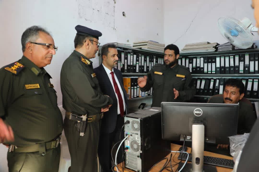 محافظ لحج يفتتح فرع جديد للأحوال المدنية والسجل المدني بالمدينة الخضراء محافظ لحج يفتتح فرع جديد للأحوال المدنية والسجل المدني بالمدينة الخضراء