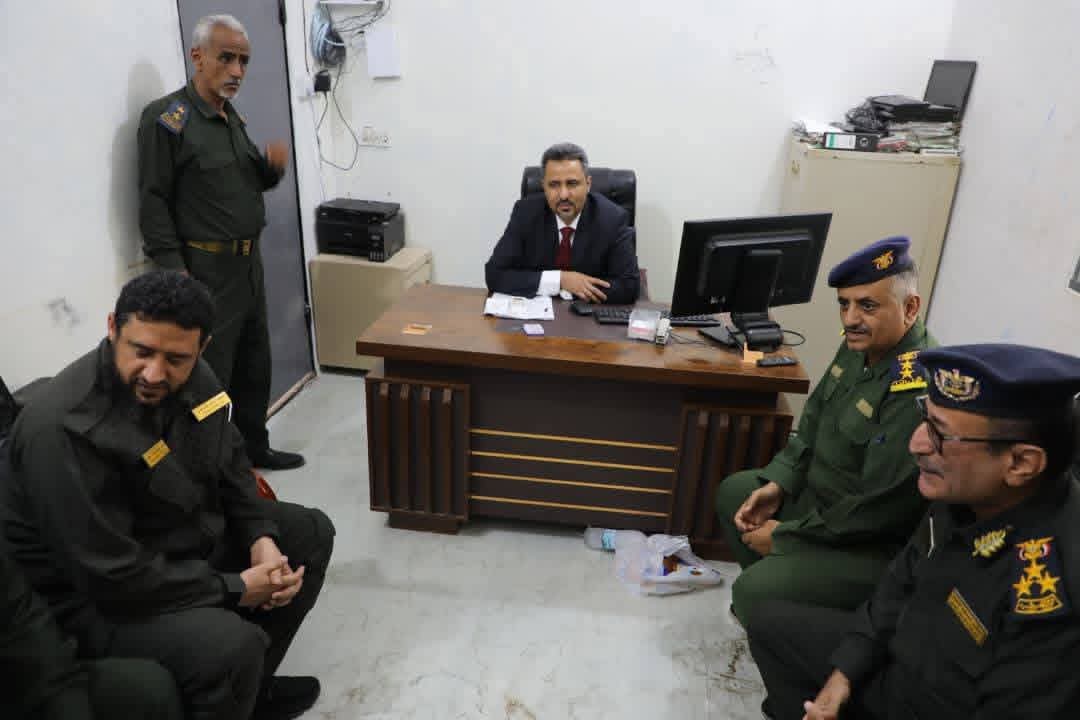 محافظ لحج يفتتح فرع جديد للأحوال المدنية والسجل المدني بالمدينة الخضراء محافظ لحج يفتتح فرع جديد للأحوال المدنية والسجل المدني بالمدينة الخضراء