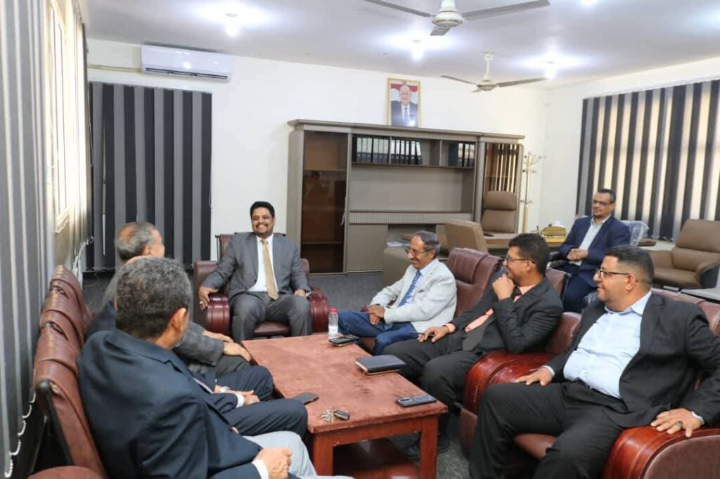 وزير التعليم الفني يناقش أهمية تعزيز التعاون بين التعليم الفني وجامعة عدن لتطوير العملية التعليمية وزير التعليم الفني يناقش أهمية تعزيز التعاون بين التعليم الفني وجامعة عدن لتطوير العملية التعليمية