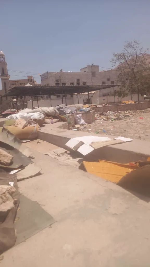 مطالبات مجتمعية بإعادة تأهيل حديقة ديس المكلا ورفع العشش والمخلفات "صور" مطالبات مجتمعية بإعادة تأهيل حديقة ديس المكلا ورفع العشش والمخلفات "صور"