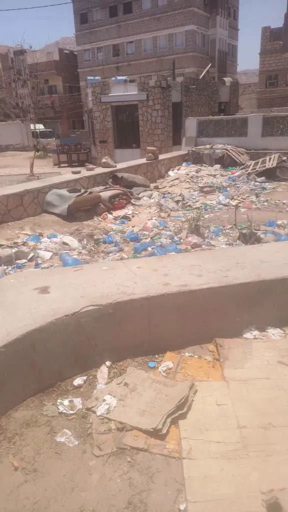 مطالبات مجتمعية بإعادة تأهيل حديقة ديس المكلا ورفع العشش والمخلفات "صور" مطالبات مجتمعية بإعادة تأهيل حديقة ديس المكلا ورفع العشش والمخلفات "صور"