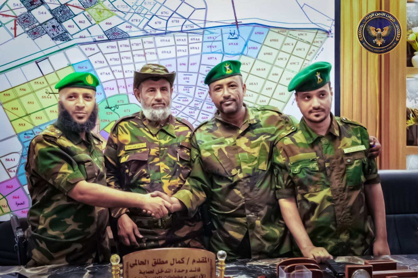 بحضور الجمالي.. إجراء عملية الاستلام والتسليم بين قيادة وحدة حماية الأراضي السلف والخلف - بحضور الجمالي.. إجراء عملية الاستلام والتسليم بين قيادة وحدة حماية الأراضي السلف والخلف -