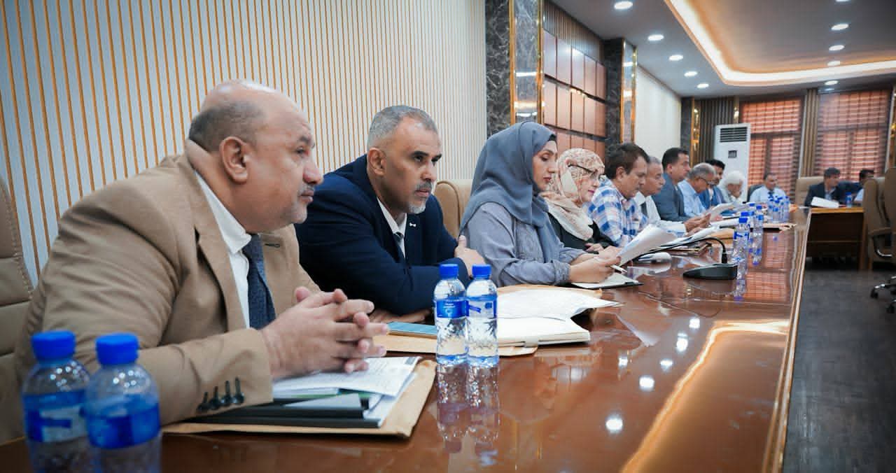 برئاسة المحافظ شيخ.. المكتب التنفيذي بالعاصمة عدن يستعرض تحديات قطاعي الكهرباء والصحة وسبل تطويرهما برئاسة المحافظ شيخ.. المكتب التنفيذي بالعاصمة عدن يستعرض تحديات قطاعي الكهرباء والصحة وسبل تطويرهما