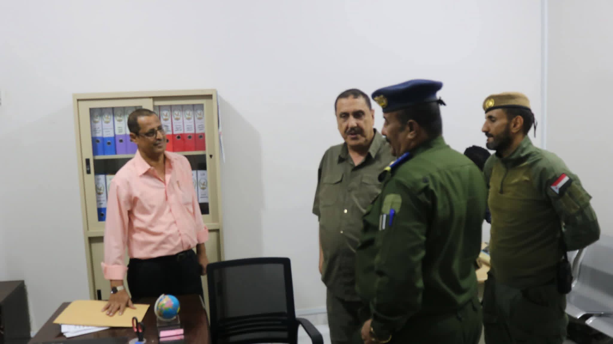اللواء قائد عاطف يتفقد إدارة أمن عدن ويشيد بمستوى الجاهزية والانضباط الأمني - اللواء قائد عاطف يتفقد إدارة أمن عدن ويشيد بمستوى الجاهزية والانضباط الأمني -