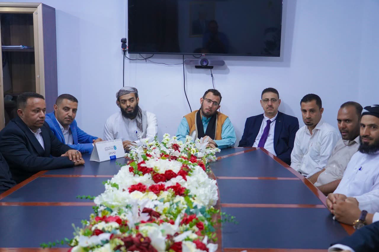 الوزير اليافعي يناقش مع ممثلي منظمات المجتمع المدني تطوير العمل الإنساني - الوزير اليافعي يناقش مع ممثلي منظمات المجتمع المدني تطوير العمل الإنساني -