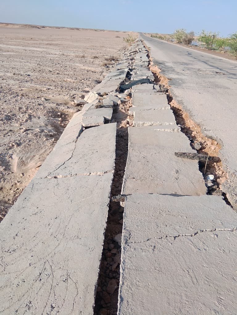 بالصور …الخط الدولي تريم – ثمود – شحن في خطر… يا حكومة بالصور …الخط الدولي تريم – ثمود – شحن في خطر… يا حكومة