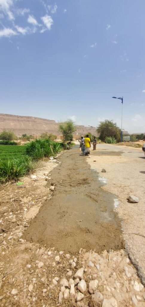ابناء "وادي بن سلمان" بتاربة ينفذون مبادرة لإصلاح الطرقات المتضررة من السيول "شاهد الصور" ابناء "وادي بن سلمان" بتاربة ينفذون مبادرة لإصلاح الطرقات المتضررة من السيول "شاهد الصور"