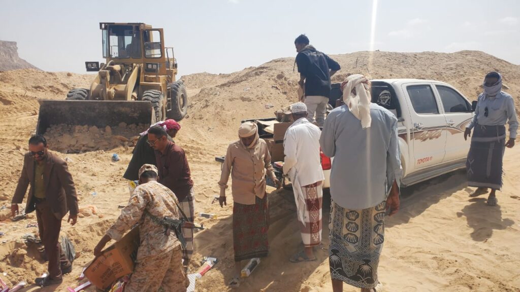 بتوجيهات مدير عام سيئون.. إتلاف كميات كبيرة من الألعاب النارية المضبوطة تتجاوز قيمتها 5 ملايين ريال. "شاهد الصور" بتوجيهات مدير عام سيئون.. إتلاف كميات كبيرة من الألعاب النارية المضبوطة تتجاوز قيمتها 5 ملايين ريال. "شاهد الصور"