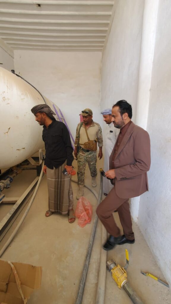 بالصور .. حملة رقابية مشددة في سيئون.. إغلاق محطات غاز مخالفة والتأكيد على إجراءات صارمة لضبط الأسعار بالصور .. حملة رقابية مشددة في سيئون.. إغلاق محطات غاز مخالفة والتأكيد على إجراءات صارمة لضبط الأسعار