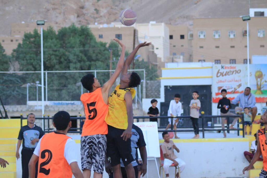 اتحاد حضرموت يعزز صدارته بفوزه على الاتفاق والتعاون يواصل المنافسة في بطولة البرنامج السعودي لكرة السلة اتحاد حضرموت يعزز صدارته بفوزه على الاتفاق والتعاون يواصل المنافسة في بطولة البرنامج السعودي لكرة السلة