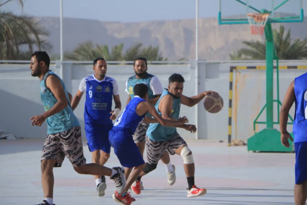 اتحاد حضرموت يعزز صدارته بفوزه على الاتفاق والتعاون يواصل المنافسة في بطولة البرنامج السعودي لكرة السلة اتحاد حضرموت يعزز صدارته بفوزه على الاتفاق والتعاون يواصل المنافسة في بطولة البرنامج السعودي لكرة السلة