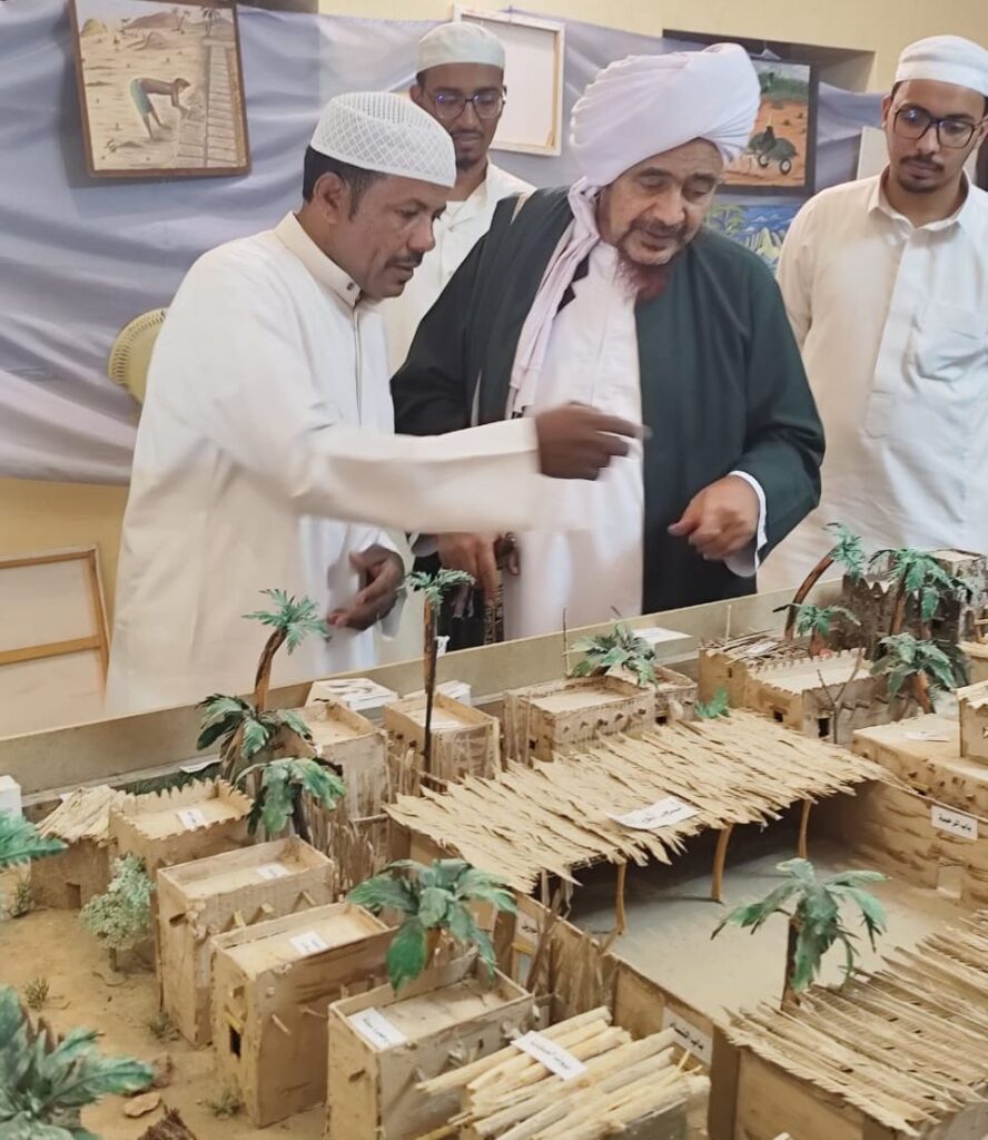 زيارة ملهمة.. الحبيب عمر بن حفيظ يطّلع على إبداعات الفنان يعقوب هبشان ويشيد بتراثه الفني زيارة ملهمة.. الحبيب عمر بن حفيظ يطّلع على إبداعات الفنان يعقوب هبشان ويشيد بتراثه الفني