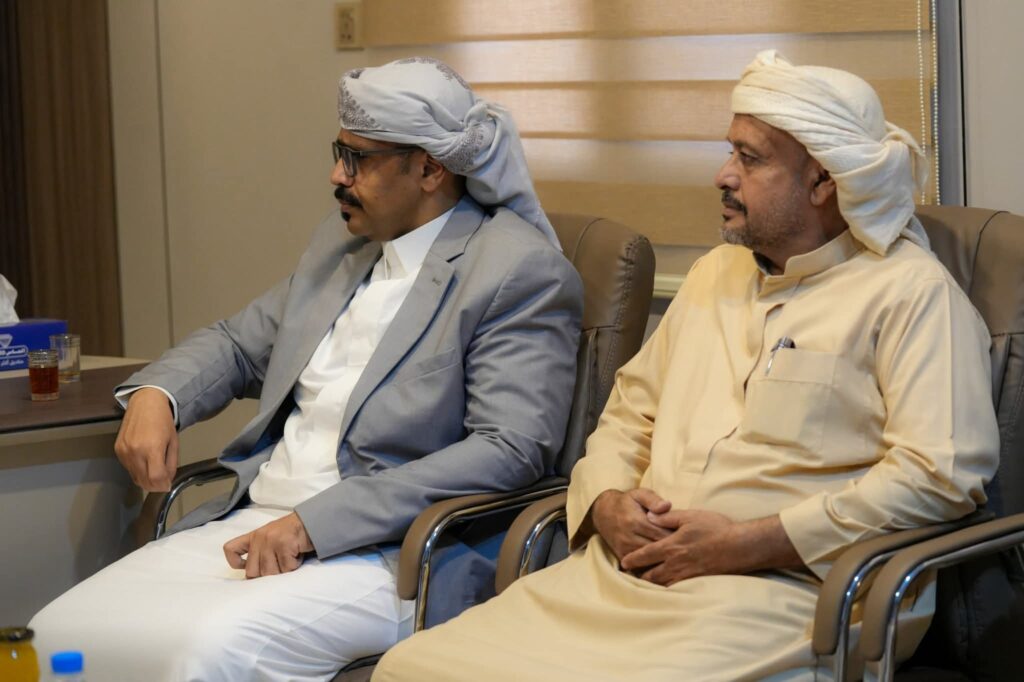 قيادة المنطقة العسكرية الأولى تستقبل مدير عام مصلحة شؤون القبائل وتؤكد تعزيز التنسيق الأمني قيادة المنطقة العسكرية الأولى تستقبل مدير عام مصلحة شؤون القبائل وتؤكد تعزيز التنسيق الأمني