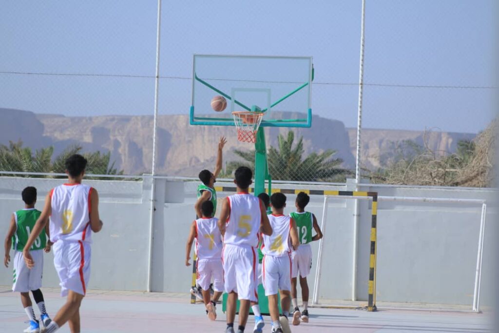 برعاية عضو المجلس الرئاسي محافظ حضرموت ووزير الشباب والرياضةبتمويل من البرنامج السعودي لتنمية وإعمار اليمن …فوز شبام وسيئون على البرق والوحدة بتريم في أفتتاح المجموعة الأولى لبطولة البرنامج السعودي لكرة السلة برعاية عضو المجلس الرئاسي محافظ حضرموت ووزير الشباب والرياضةبتمويل من البرنامج السعودي لتنمية وإعمار اليمن …فوز شبام وسيئون على البرق والوحدة بتريم في أفتتاح المجموعة الأولى لبطولة البرنامج السعودي لكرة السلة