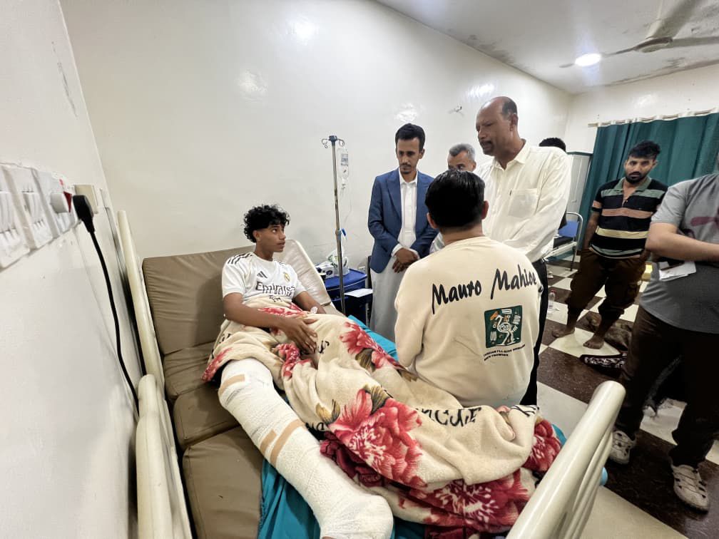 بتوجيهات عضو مجلس القيادة الرئاسي محافظ حضرموت..وكيل المحافظة الجيلاني يعزي أسر ضحايا أحداث الأمس ويطمئن على صحة المصابين بالمكلا بتوجيهات عضو مجلس القيادة الرئاسي محافظ حضرموت..وكيل المحافظة الجيلاني يعزي أسر ضحايا أحداث الأمس ويطمئن على صحة المصابين بالمكلا