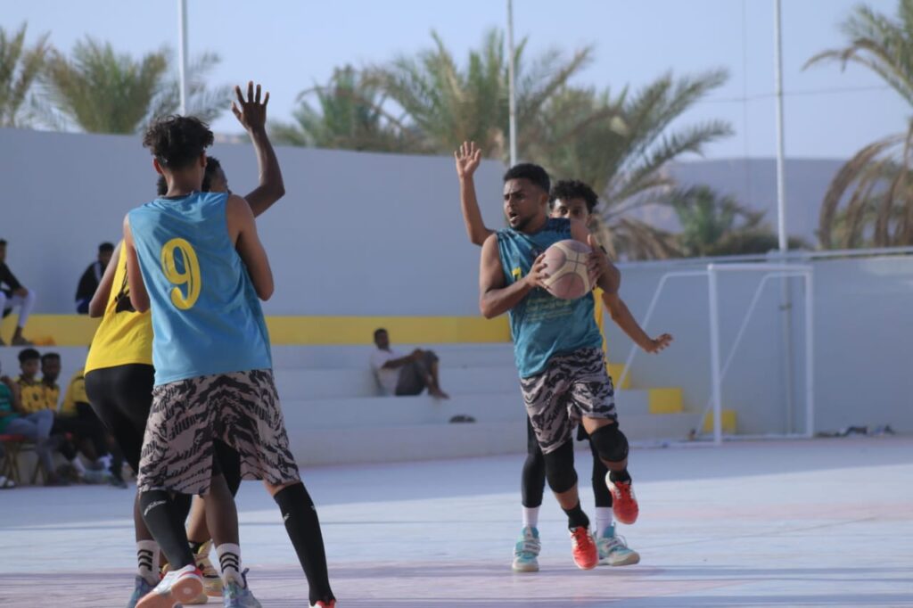 التعاون يوقف اتحاد حضرموت ويتصدر الترتيب بفارق الأسكور والهلال يتجاوز السلام في المجموعة الثانية لبطولة البرنامج السعودي لكرة السلة. التعاون يوقف اتحاد حضرموت ويتصدر الترتيب بفارق الأسكور والهلال يتجاوز السلام في المجموعة الثانية لبطولة البرنامج السعودي لكرة السلة.