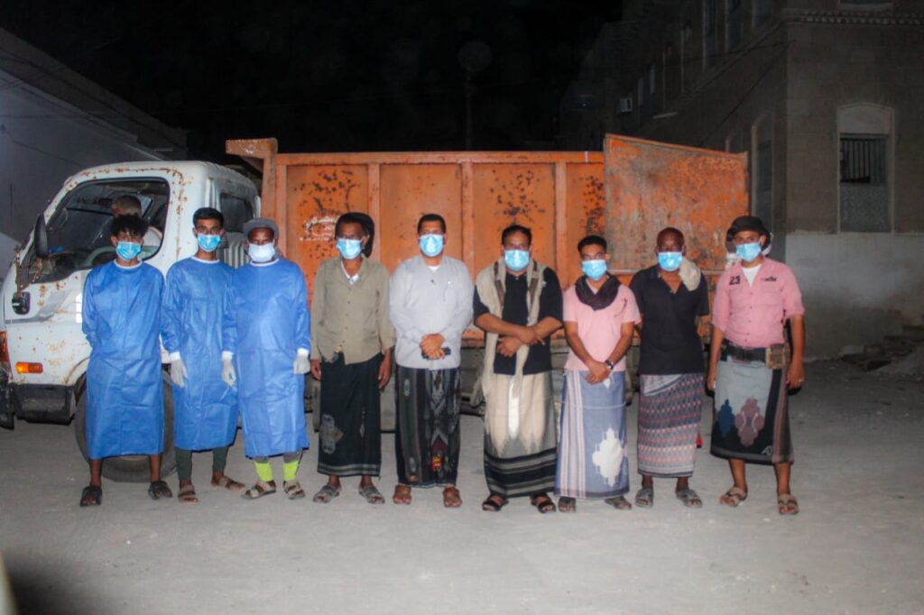 بتوجيهات من عضو مجلس القيادة الرئاسي محافظ حضرموت، وتمويل من السلطة المحلية بالمديرية ... مكتب الأشغال العامة والطرق بالمديرية ينفذ حملة تسميم الكلاب الضالة بمدينة بروم بتوجيهات من عضو مجلس القيادة الرئاسي محافظ حضرموت، وتمويل من السلطة المحلية بالمديرية ... مكتب الأشغال العامة والطرق بالمديرية ينفذ حملة تسميم الكلاب الضالة بمدينة بروم