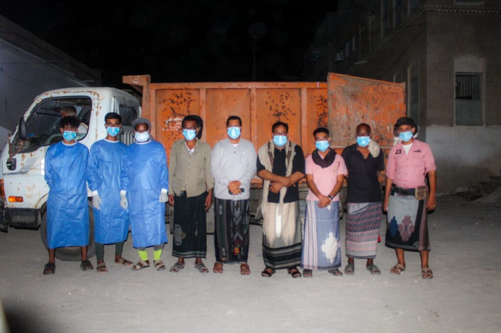 بتوجيهات من عضو مجلس القيادة الرئاسي محافظ حضرموت، وتمويل من السلطة المحلية بالمديرية ... مكتب الأشغال العامة والطرق بالمديرية ينفذ حملة تسميم الكلاب الضالة بمدينة بروم بتوجيهات من عضو مجلس القيادة الرئاسي محافظ حضرموت، وتمويل من السلطة المحلية بالمديرية ... مكتب الأشغال العامة والطرق بالمديرية ينفذ حملة تسميم الكلاب الضالة بمدينة بروم