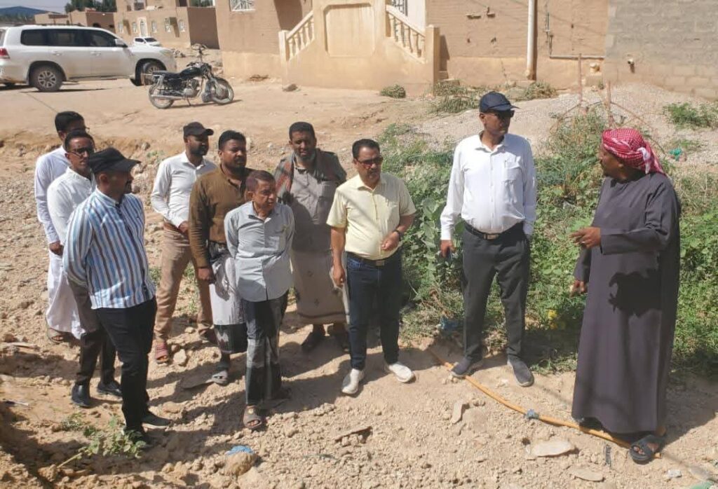 بتوجيهات الوكيل بارباع قيادة السلطة المحلية تنفذ نزولا ميدانيًا للإطلاع على التعديات والبناء العشوائي في مجاري السيول بسيئون بتوجيهات الوكيل بارباع قيادة السلطة المحلية تنفذ نزولا ميدانيًا للإطلاع على التعديات والبناء العشوائي في مجاري السيول بسيئون