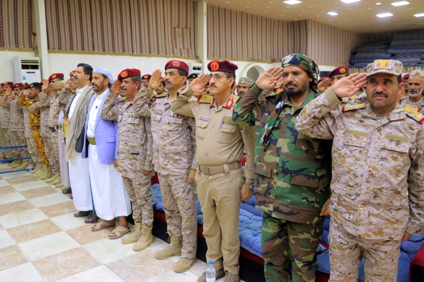 مأرب : وزير الدفاع يؤكد أن دماء الشهداء هي الشعلة التي ستضيء طريق الأحرار نحو العاصمة صنعاء مأرب : وزير الدفاع يؤكد أن دماء الشهداء هي الشعلة التي ستضيء طريق الأحرار نحو العاصمة صنعاء