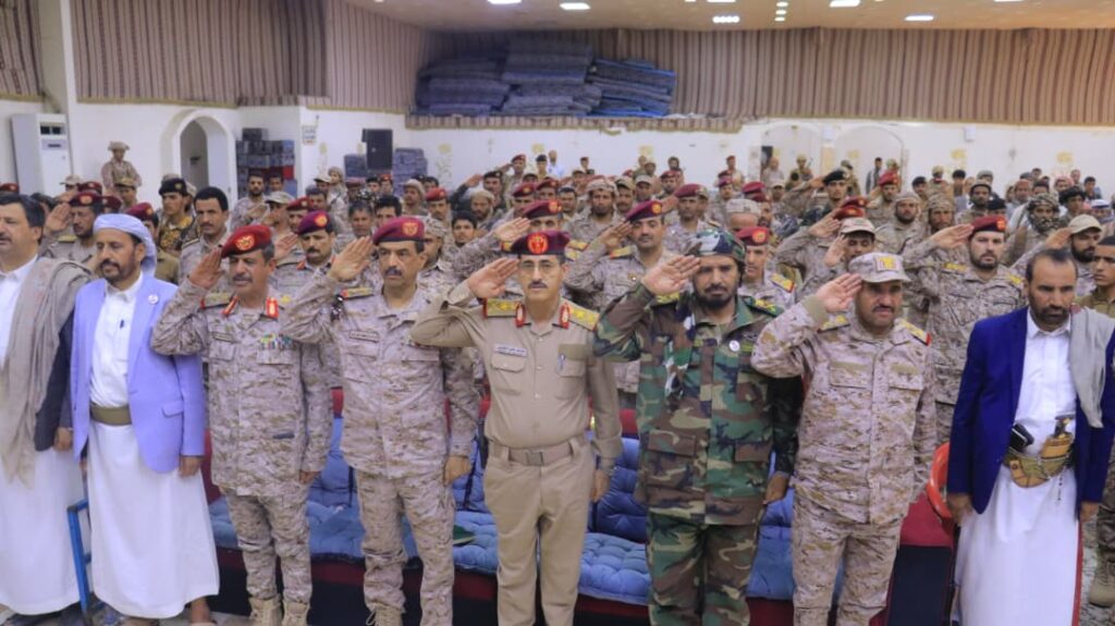 مأرب : وزير الدفاع يؤكد أن دماء الشهداء هي الشعلة التي ستضيء طريق الأحرار نحو العاصمة صنعاء مأرب : وزير الدفاع يؤكد أن دماء الشهداء هي الشعلة التي ستضيء طريق الأحرار نحو العاصمة صنعاء