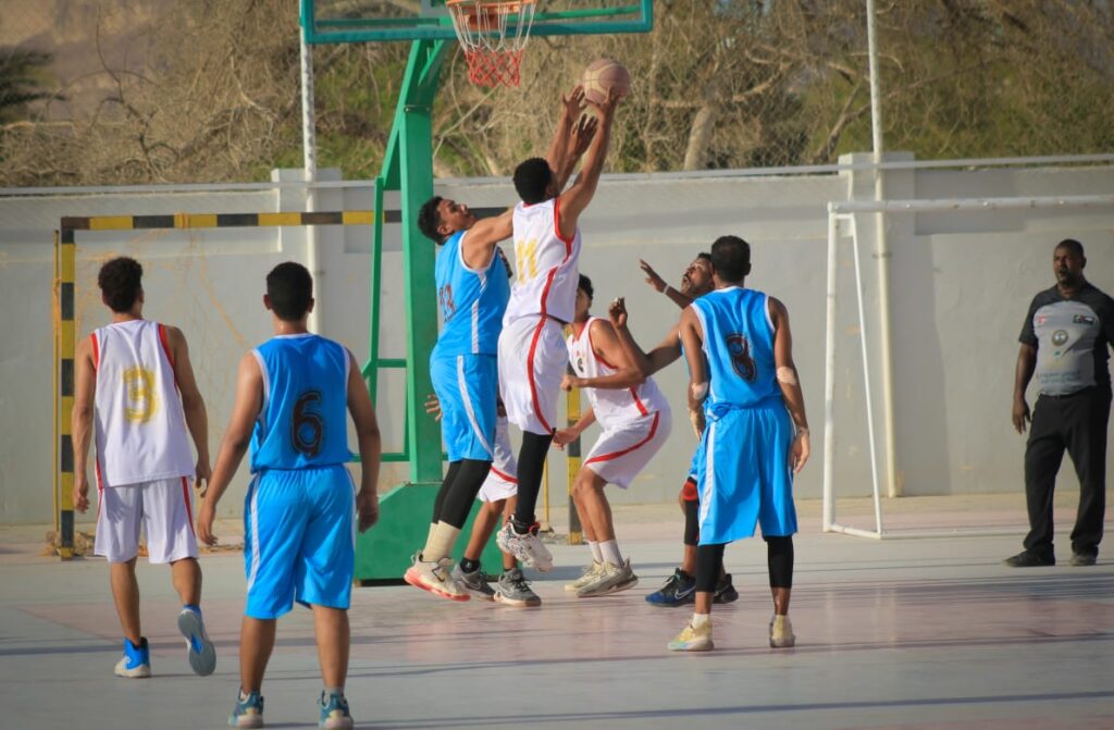 بطولة البرنامج السعودي لتنمية واعمار اليمن: سلة سيؤون تنفرد بالصدارة، بالفوز على شبام في اخر مباريات مرحلة الذهاب بطولة البرنامج السعودي لتنمية واعمار اليمن: سلة سيؤون تنفرد بالصدارة، بالفوز على شبام في اخر مباريات مرحلة الذهاب