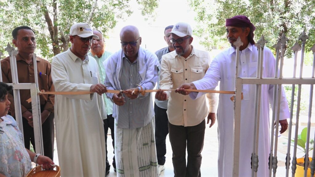 مدير عام مكتب وزاره التربيه والتعليم بوادي حضرموت والصحراء يفتتح “اليوم المفتوح” بثانوية سيئون النموذجية للبنات ويشيد بإبداعات الطالبات مدير عام مكتب وزاره التربيه والتعليم بوادي حضرموت والصحراء يفتتح “اليوم المفتوح” بثانوية سيئون النموذجية للبنات ويشيد بإبداعات الطالبات