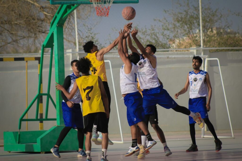 برعاية عضو المجلس القيادي الرئاسي محافظة حضرموت ووزير الشباب والرياضة ..بتمويل من البرنامج السعودي لتنمية وإعمار اليمن :اتحاد حضرموت يحجز بطاقة التأهل وهلال السويري والتعاون بالعقاد في مواجهة على بطاقة التأهل الثانية لبطولة البرنامج السعودي لكرة السلة برعاية عضو المجلس القيادي الرئاسي محافظة حضرموت ووزير الشباب والرياضة ..بتمويل من البرنامج السعودي لتنمية وإعمار اليمن :اتحاد حضرموت يحجز بطاقة التأهل وهلال السويري والتعاون بالعقاد في مواجهة على بطاقة التأهل الثانية لبطولة البرنامج السعودي لكرة السلة