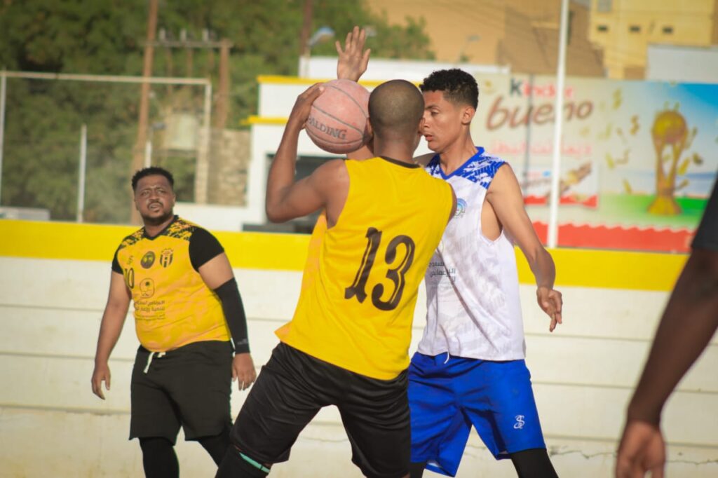 برعاية عضو المجلس القيادي الرئاسي محافظة حضرموت ووزير الشباب والرياضة ..بتمويل من البرنامج السعودي لتنمية وإعمار اليمن :اتحاد حضرموت يحجز بطاقة التأهل وهلال السويري والتعاون بالعقاد في مواجهة على بطاقة التأهل الثانية لبطولة البرنامج السعودي لكرة السلة برعاية عضو المجلس القيادي الرئاسي محافظة حضرموت ووزير الشباب والرياضة ..بتمويل من البرنامج السعودي لتنمية وإعمار اليمن :اتحاد حضرموت يحجز بطاقة التأهل وهلال السويري والتعاون بالعقاد في مواجهة على بطاقة التأهل الثانية لبطولة البرنامج السعودي لكرة السلة