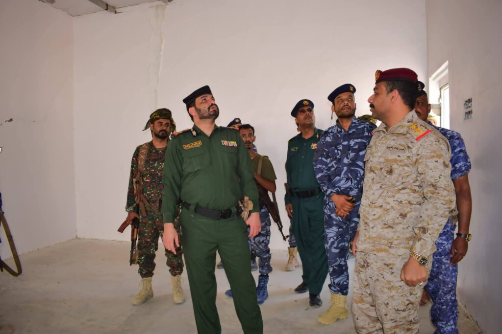 بالصور .. مدير أمن حضرموت الوادي والصحراء يتفقد جاهزية شرطة الدوريات وأمن الطرق ومعسكري القطن والسويري بالصور .. مدير أمن حضرموت الوادي والصحراء يتفقد جاهزية شرطة الدوريات وأمن الطرق ومعسكري القطن والسويري