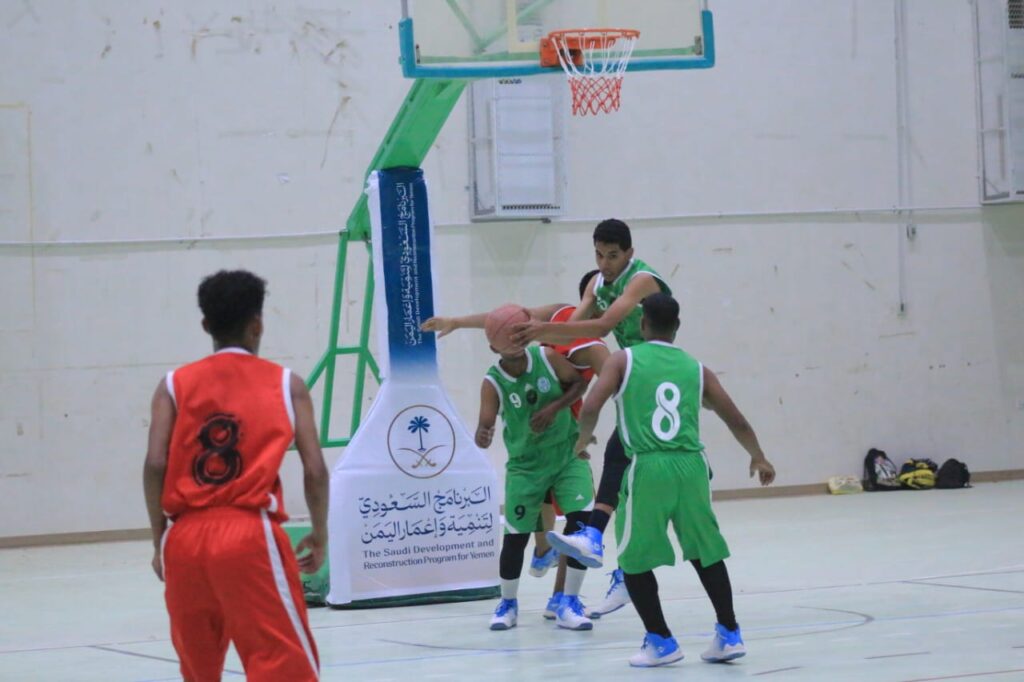 بتمويل من البرنامج السعودي لتنمية وإعمار اليمن ..سيئون ينفرد بالصدارة ويتأهل وحدة تريم يشعل المنافسة على البطاقة الثانية بفوزه جاره البرق في بطولة البرنامج السعودي لكرة السلة بتمويل من البرنامج السعودي لتنمية وإعمار اليمن ..سيئون ينفرد بالصدارة ويتأهل وحدة تريم يشعل المنافسة على البطاقة الثانية بفوزه جاره البرق في بطولة البرنامج السعودي لكرة السلة