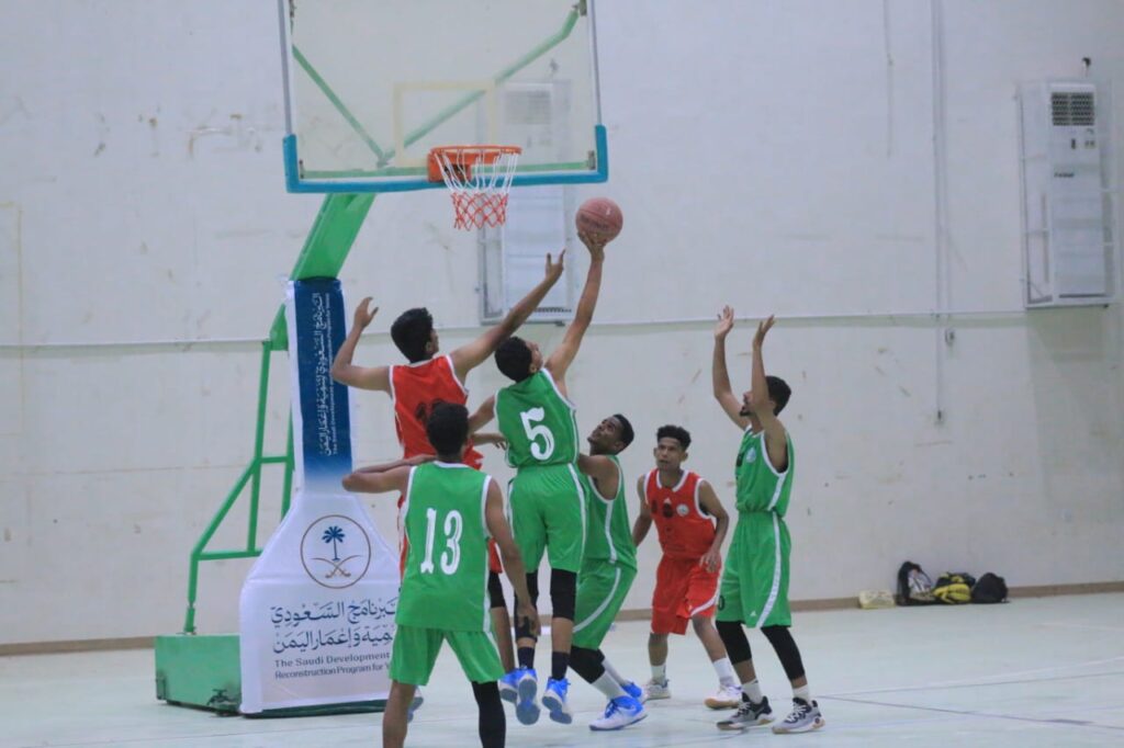 بتمويل من البرنامج السعودي لتنمية وإعمار اليمن ..سيئون ينفرد بالصدارة ويتأهل وحدة تريم يشعل المنافسة على البطاقة الثانية بفوزه جاره البرق في بطولة البرنامج السعودي لكرة السلة بتمويل من البرنامج السعودي لتنمية وإعمار اليمن ..سيئون ينفرد بالصدارة ويتأهل وحدة تريم يشعل المنافسة على البطاقة الثانية بفوزه جاره البرق في بطولة البرنامج السعودي لكرة السلة