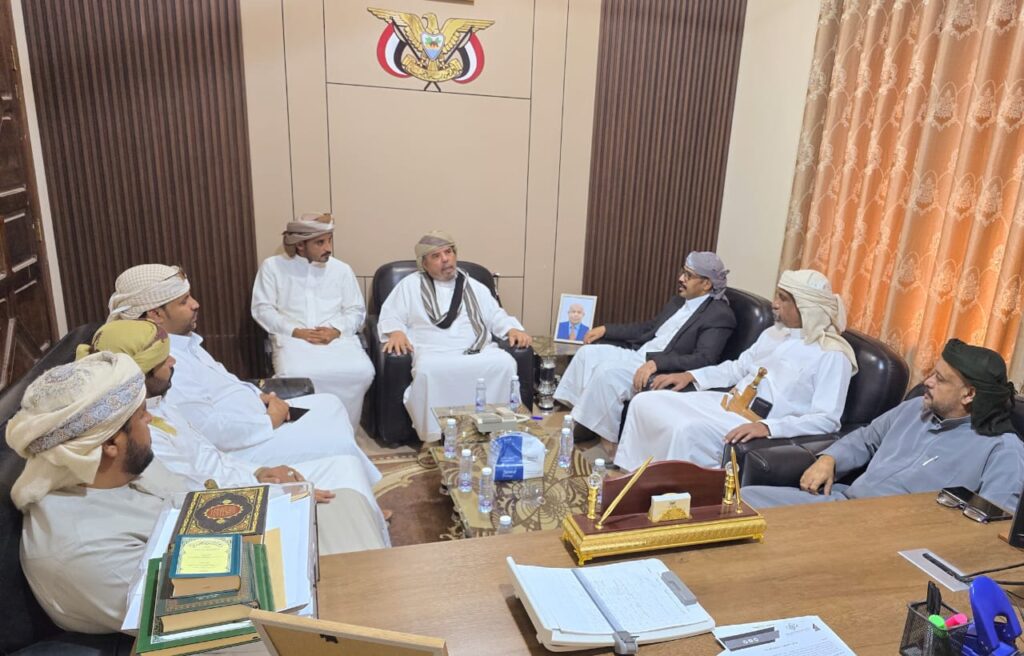 مدير عام مصلحة شؤون القبائل يلتقي المرجع القبلي والشخصية الوطنية البارزة المقدم أنور التميمي مدير عام مصلحة شؤون القبائل يلتقي المرجع القبلي والشخصية الوطنية البارزة المقدم أنور التميمي