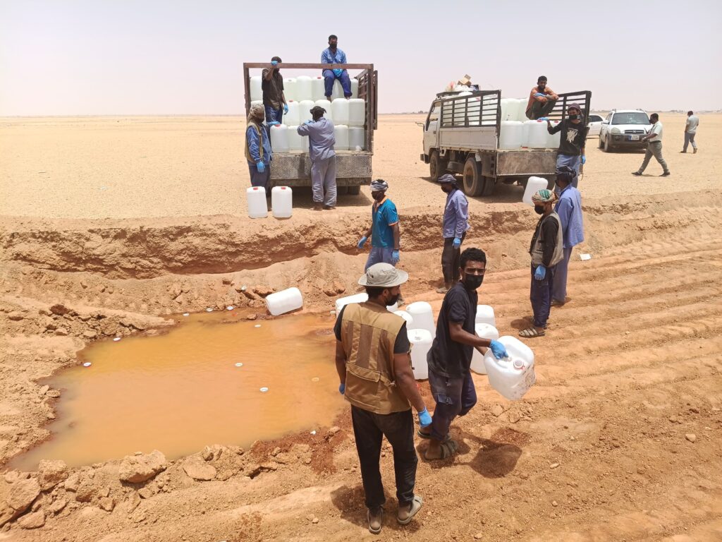 شاهد بالصور .. جمارك منفذ الوديعة تُتلف سلعاً مخالفة بـ 46 مليون ريال يمني شاهد بالصور .. جمارك منفذ الوديعة تُتلف سلعاً مخالفة بـ 46 مليون ريال يمني